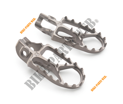TITAN FOOTPEG SET